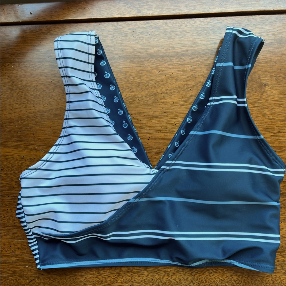 Nani Switch V Crop bikini top
